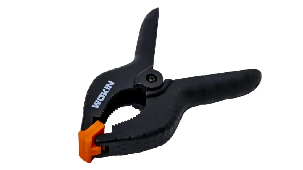pinza liviana de la marca wokin