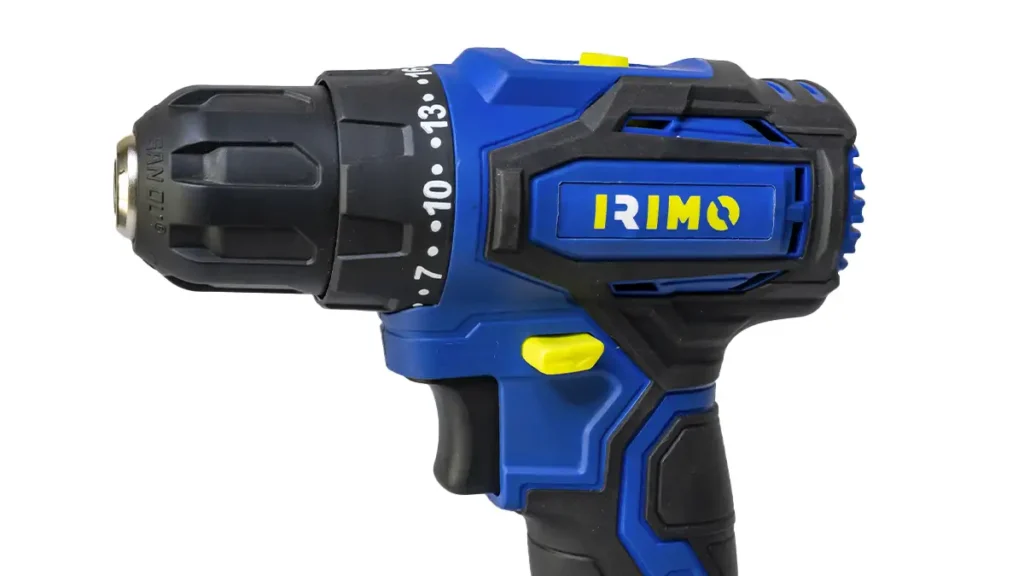 foco marca irimo en una herramienta a bateria
